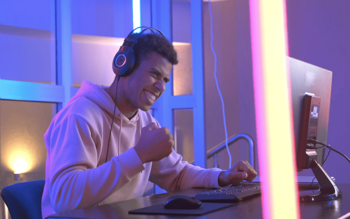 Jugendlicher gewinnt am PC